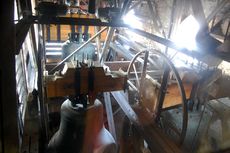 St. Peter_Glocken_1.JPG